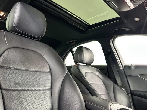 Used 2019 Mercedes-Benz C 300 Sedan image 18