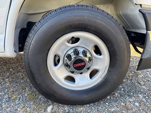 New 2025 GMC Savana 2500 w/ Driver Convenience Package image 28