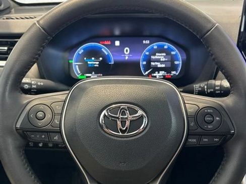 Used 2023 Toyota RAV4 XSE AWD/4WD image 12