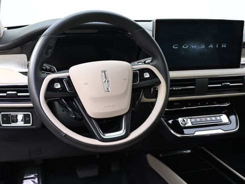 Used 2026 Lincoln Corsair Premiere AWD/4WD image 12