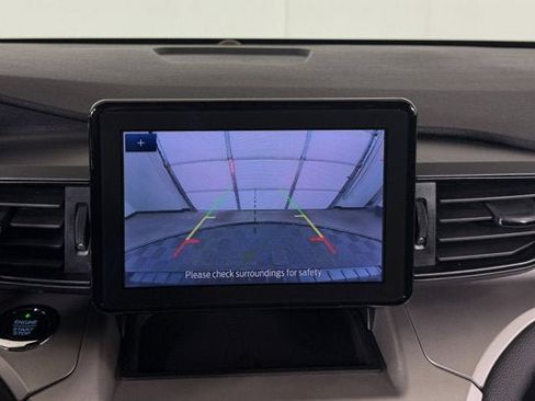 Used 2020 Ford Explorer XLT image 14