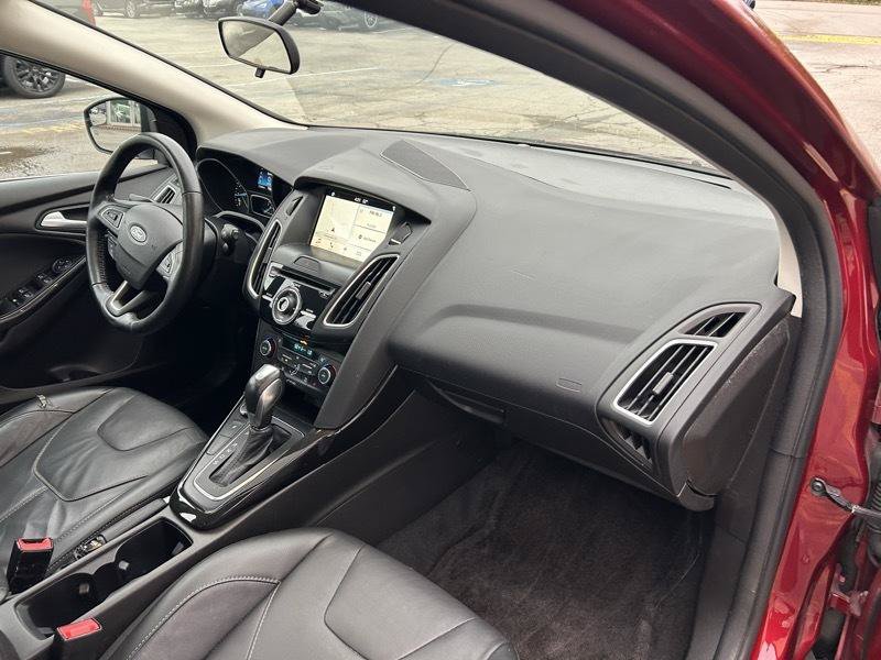 Used 2017 Ford Focus Titanium FWD image 7