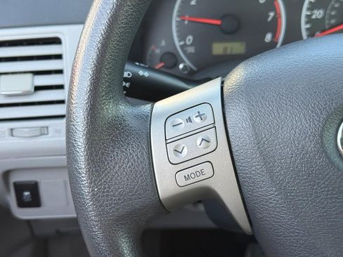 Used 2012 Toyota Corolla LE FWD image 22