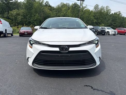 Used 2025 Toyota Corolla LE FWD image 2