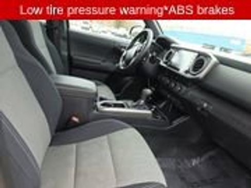 Used 2020 Toyota Tacoma TRD Off-Road w/ Technology Package image 7