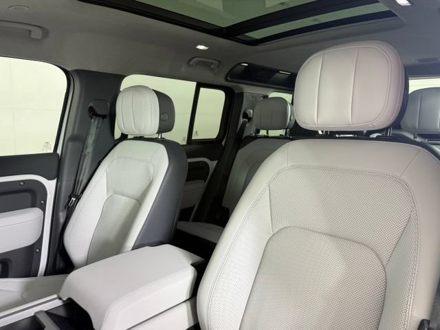 New 2026 Land Rover Defender 110 V8 AWD/4WD image 6