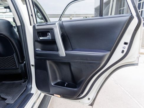 Used 2021 Toyota 4Runner Limited image 40