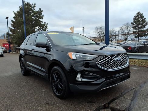 Certified 2024 Ford Edge SEL w/ Convenience Package image 3
