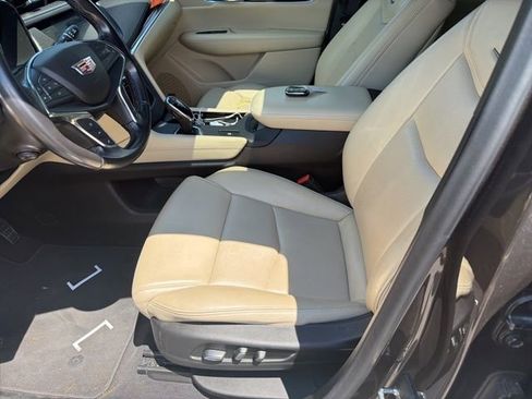 Used 2019 Cadillac XT5 Luxury FWD image 14