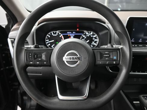 Used 2021 Nissan Rogue SV image 11