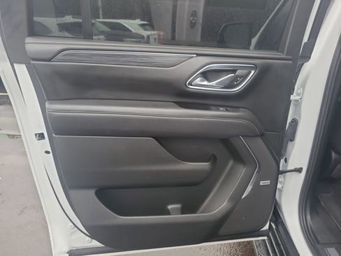 Used 2024 GMC Yukon XL SLT w/ SLT Luxury Package image 15