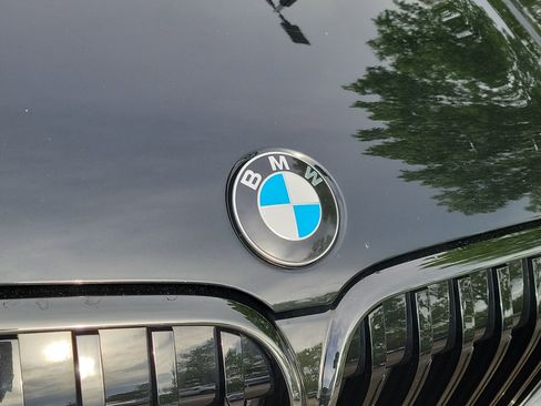 Certified 2022 BMW 750i xDrive w/ Executive Package AWD/4WD image 5