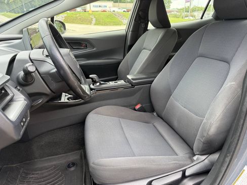 Used 2024 Toyota Prius LE FWD image 13