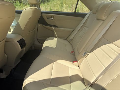 Used 2017 Toyota Camry XLE w/ Moonroof Package image 21