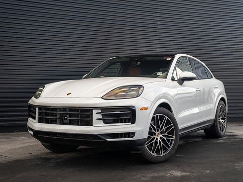 Certified 2025 Porsche Cayenne Coupe image 1