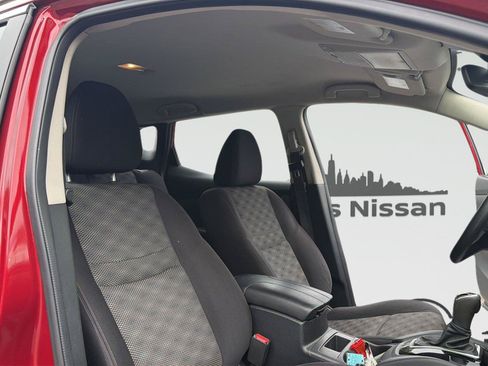 Used 2019 Nissan Rogue Sport SV AWD/4WD image 35