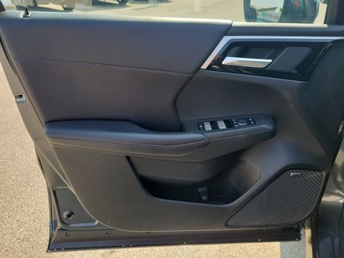 Used 2025 Mitsubishi Outlander SE AWD/4WD image 22