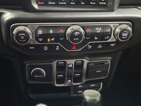 Certified 2020 Jeep Gladiator Overland image 5