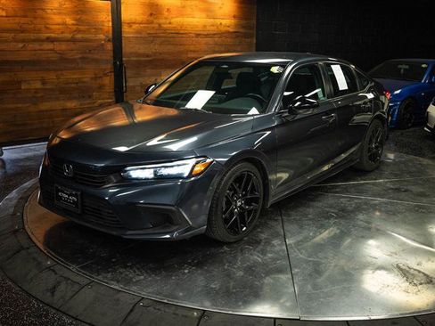 Used 2023 Honda Civic Sport image 2