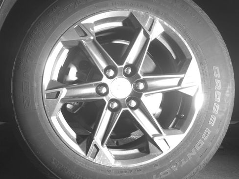 Used 2025 Chevrolet Blazer LT FWD image 12