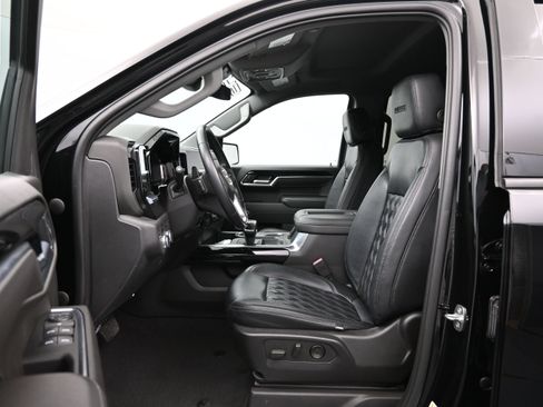 Used 2022 GMC Sierra 1500 Elevation w/ Preferred Package AWD/4WD image 9