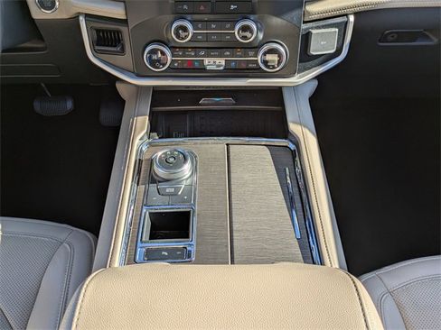 Certified 2024 Ford Expedition Limited image 18