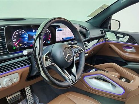 Used 2025 Mercedes-Benz GLS 450 4MATIC image 19