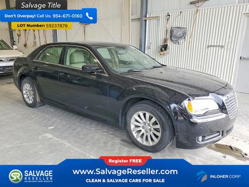 Used 2013 Chrysler 300 w/ Driver Convenience Group RWD image 5
