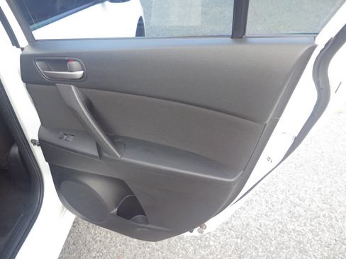 Used 2010 MAZDA MAZDA3 i Sport image 24