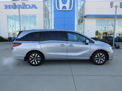 Used 2025 Honda Odyssey EX-L image 4