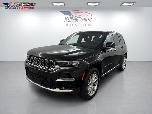 Used 2023 Jeep Grand Cherokee Summit AWD/4WD image 1