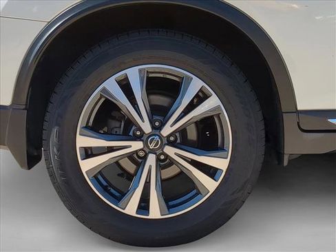 Used 2018 Nissan Rogue SL image 22