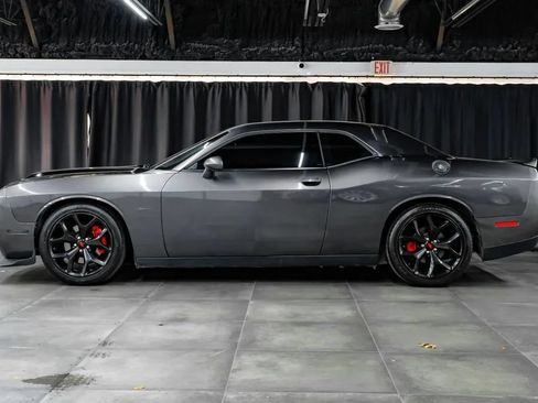 Used 2017 Dodge Challenger R/T RWD image 15