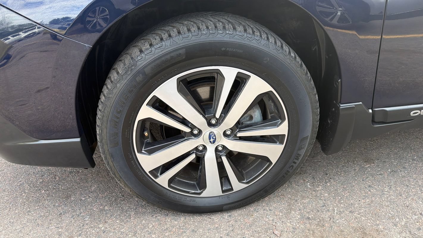 Used 2018 Subaru Outback 3.6R Limited AWD/4WD image 25