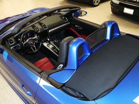 Used 2018 Porsche 718 Boxster RWD image 19