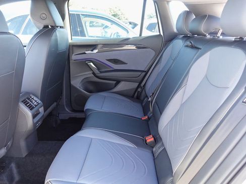 New 2026 Volkswagen Tiguan SE R-Line image 23