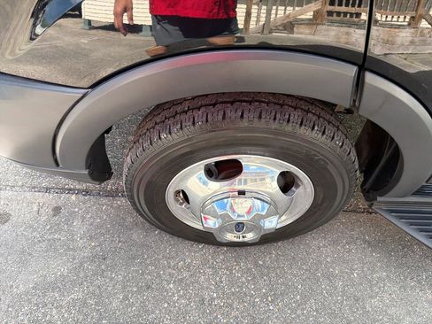 Used 2018 Ford Transit 350 XLT image 14