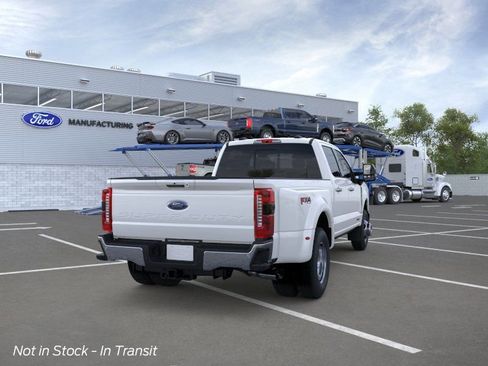 New 2026 Ford F350 4x4 Crew Cab DRW Super Duty image 8