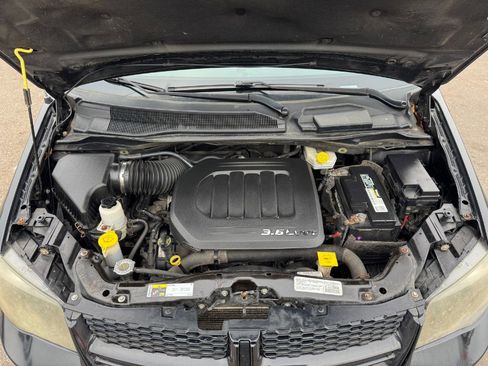 Used 2014 Dodge Grand Caravan SE image 25