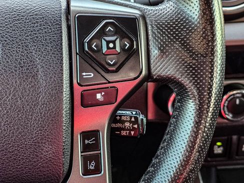 Used 2018 Toyota Tacoma TRD Off-Road AWD/4WD image 26