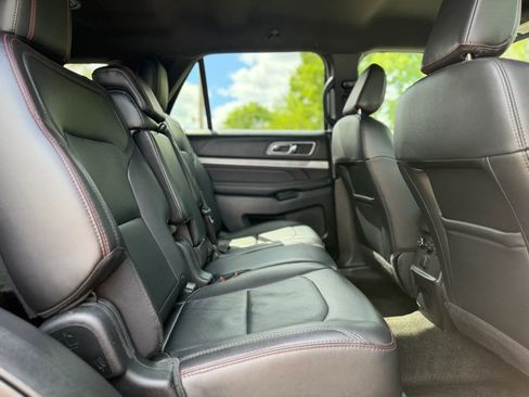 Used 2018 Ford Explorer Sport AWD/4WD image 34