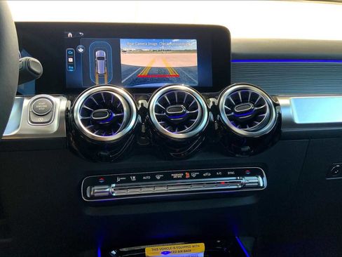 New 2025 Mercedes-Benz GLB 250 image 12