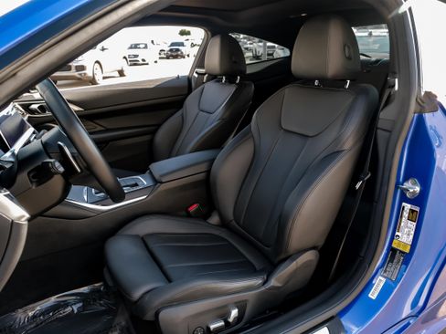 Used 2021 BMW 430i Coupe w/ M Sport Package image 36