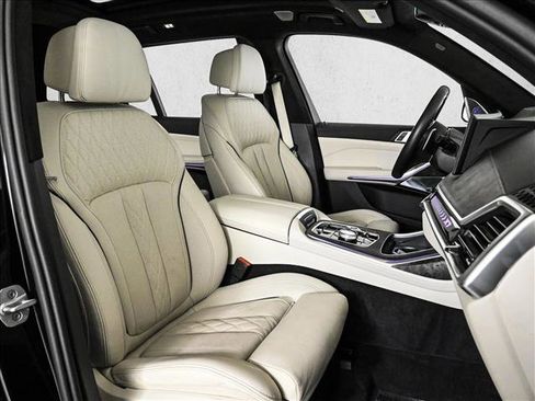 Used 2025 BMW X7 xDrive40i w/ Executive Package image 22