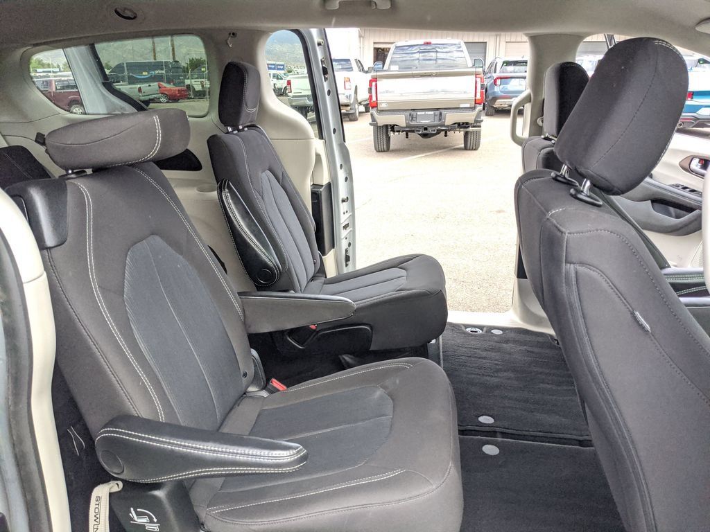 Used 2023 Chrysler Voyager LX FWD image 19