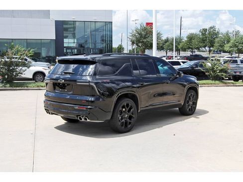 Used 2025 Chevrolet Traverse RS w/ LPO, Floor Liner Package FWD image 6