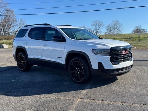 Used 2023 GMC Acadia SLT w/ Elevation Edition image 7
