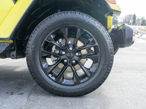 Used 2022 Jeep Wrangler Unlimited Sahara w/ Cold Weather Group image 10