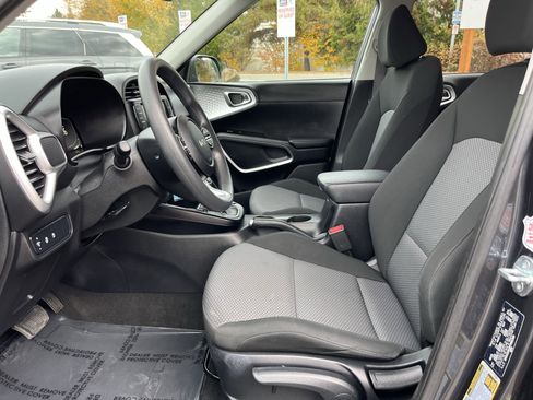 Used 2023 Kia Soul LX w/ Option Group 015 image 10