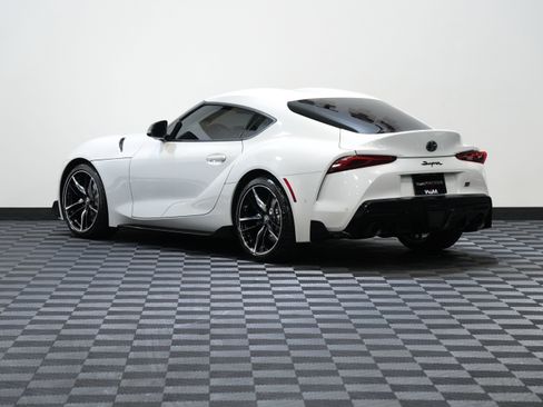 Used 2021 Toyota Supra w/ Safety & Technology Package RWD image 8